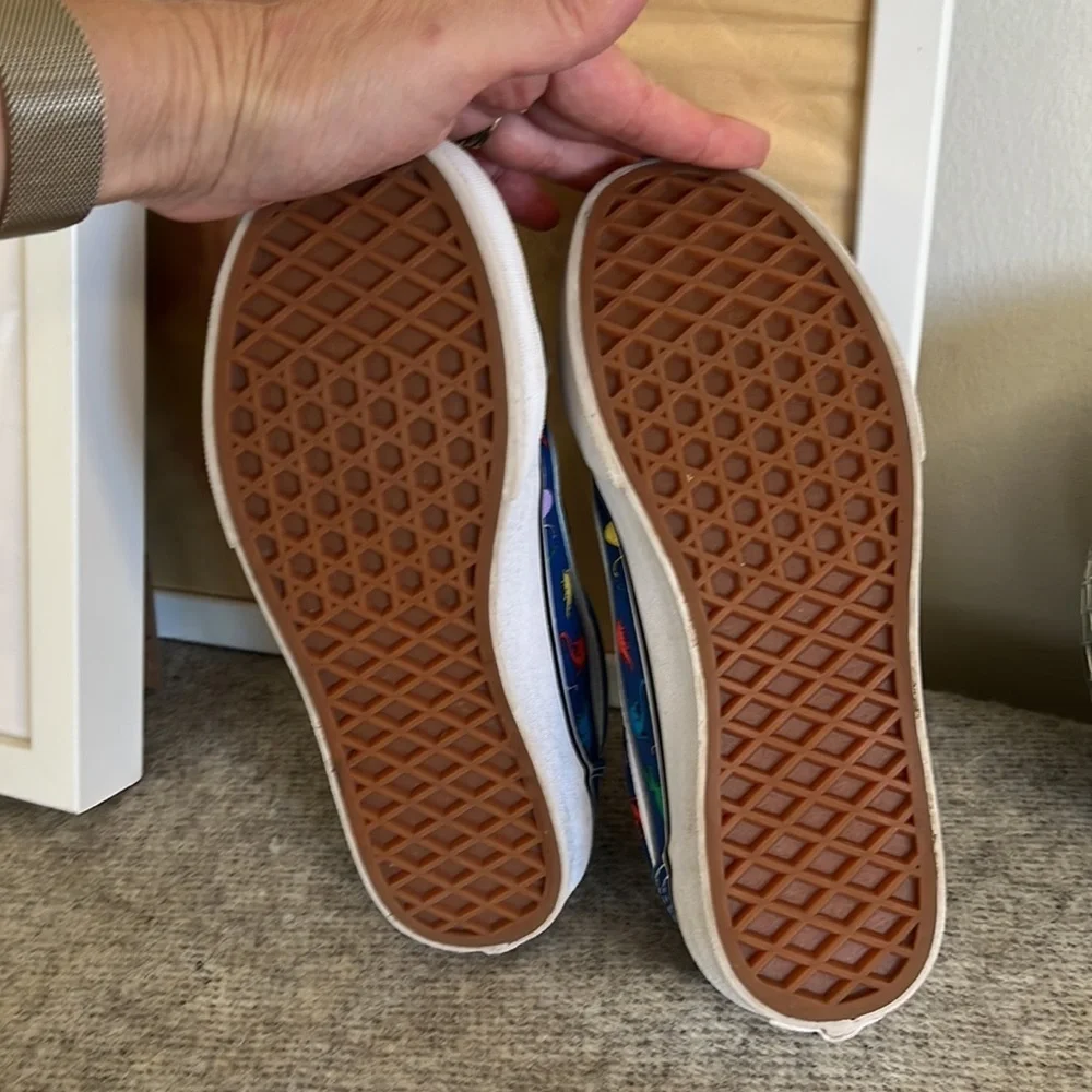 Kids Vans, velcro closure and dinosaurs! Sz 2.5 - Picture 7 of 9